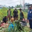 Anggota DPR Papua Tengah, Yulian Magai saat melakukan reses dengan bakar batu bersama masyarakat di Timika, Sabtu (27/6/2026). Foto: Istimewa