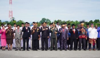 Foto bersama usai Upacara Hari Lahirnya Pancasila di Halaman Kantor Gubernur Papua Tengah. (Foto: Edwin/sasagupapua)