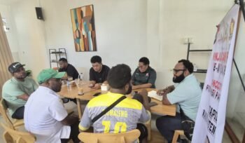Araminus Omaleng saat menyerap aspirasi di Timika, Rabu (10/6/2026). Foto: Dok Istimewa.