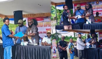 Anggota DPR Papua Tengah, Araminus Omaleng saat menerima aspirasi masyarakat secara tertulis dalam momen reses tahap II di Timika, Jumat (26/6/2026). (Foto: Ist) 