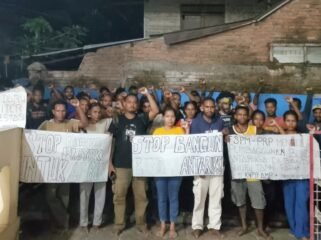 Mahasiswa Papua di Makassar gelar aksi tolak pembangunan Bandar Antariksa. (Foto: Istimewa)