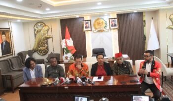 Suasana konferensi pers dalam rangkaian agenda Rapat Pleno Panitia Khusus Penanganan Konflik dan Kemanusiaan Papua di gedung DPD RI, Senin (6/7/2026). Foto: Bagian Pemberitaan Sekjen DPD RI. 