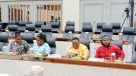 Suasana Wakil Ketua IV DPR Papua Tengah, John Gobai dan perwakilan masyarakat saat menghadiri RDP di Kantor DPR RI. (Foto: Istimewa)