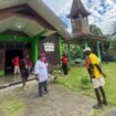 John Gobai saat mengunjungi Kampung Ayuka Distrik Mimika Timur Jauh. (Foto: Ist)