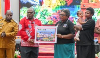 Momen peluncuran program BANGKIT. (Foto: Humas Pemprov Papua Tengah). 