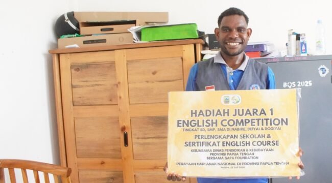 Siswa Kelas XII IPA Sekolah Unggulan Berpola Asrama SMA Negeri Meepago, Melian Obaipa. (Foto: Kristin Rejang/Sasagupapua.com).