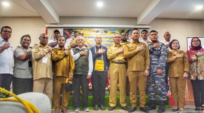 Foto bersama saat pembukaan Rakorda 2026 Disbunak PPT. (Dok.Edwin Rumanasen)