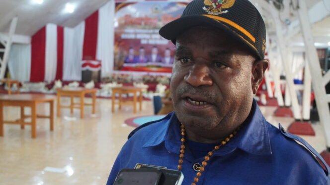 
Ketua Pokja Adat MRP Papua Tengah, Yulius Wandagau. (Foto: Kristin Rejang/Sasagupapua)