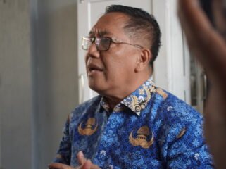 PJ. Sekda Papua Tengah, Silwanus Sumule saat diwawancarai media, Kamis (13/8/2026). Foto: Kristin Rejang/Sasagupapua)