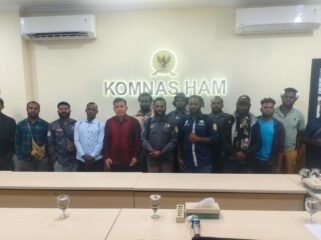 Tim Investigasi Ham, Mahasiswa Puncak Se-Indonesia bersama Pimpinan Komisioner Pemantauan dan penyelidikan (Komnas Ham) RI usai audiensi. Balikk/NadiPapua
