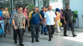 Rombongan Wakil Gubernur Papua Tengah, Deinas Geley saat menjemput Menteri HAM, Natalius Pigai di Bandara Nabire, Minggu (16/8/2026). Foto: Humas Pemprov Papua Tengah