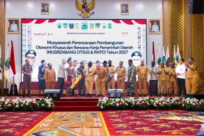 
Suasana pembukaan Musrenbang Otsus dan RKPD Papua Tengah. (Foto: Humas Pemprov Papua Tengah)