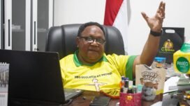 Wakil Ketua IV DPR Papua Tengah, John Gobai. (Foto: Kristin Rejang/Sasagupapua)