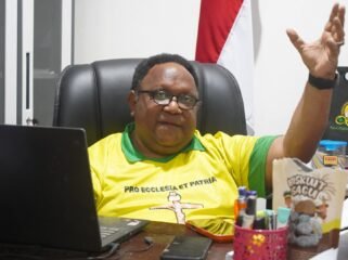 Wakil Ketua IV DPR Papua Tengah, John Gobai. (Foto: Kristin Rejang/Sasagupapua)