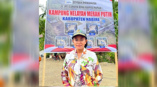 Anggota DPR Papua Tengah, Stella Misiro saat menghadiri kegiatan Peletakan Batu Pertama Kampung Nelayan Merah Putih, Selasa (11/8/2026).