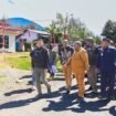 Gubernur Papua Tengah bersama rombongan saat mengunjungi Puncak pasca kerusuhan. (Foto: Humas Pemprov Papua Tengah)