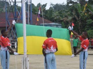 Suasana gladi persiapan upacara HUT ke-81 RI di Distrik Mimika Barat Jauh. (Foto: Dok Panitia HUT DMBJ)