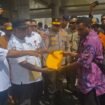 Gubernur PBD, Elisa Kambu saat menerima aspirasi. (Foto: Ewil M. Woloin)