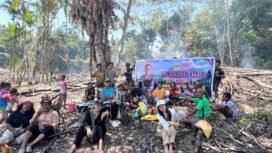 Suasana kunjungan kerja anggota DPR Papua Tengah, Stella Misiro di Kampung Arui. (Foto: Istimewa)  