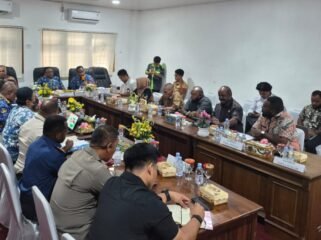 Suasana rapat dengan pendapat terkait Karhutla dan Fenomena Hujan Beku. (Foto: Istimewa)