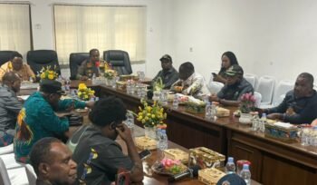 Suasana RDP membahas persoalan Kapiraya. 