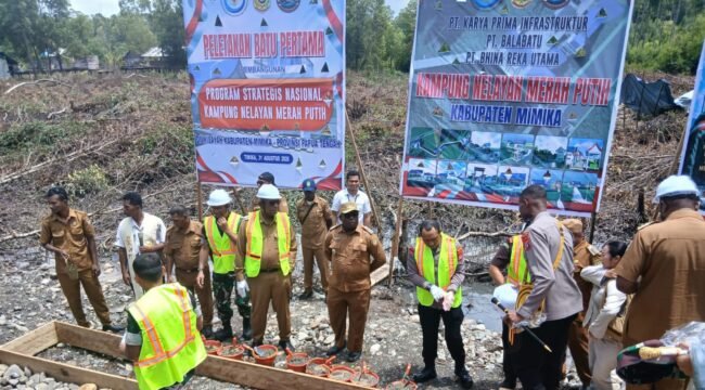 Suasana peletakan batu pertama Kampung Nelayan Merah Putih di Timika. (Foto: istimewa)