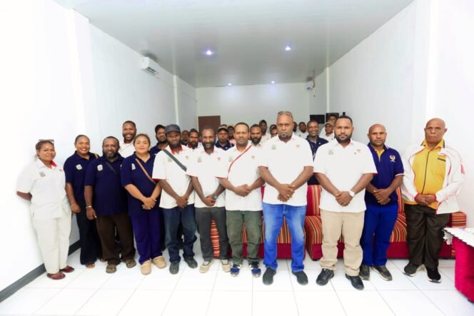 
Foto bersama Pengurus KONI Papua Tengah usai Rapat Koordinasi. (Foto:Humas David Iyai)