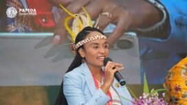 Anggota DPR Papua Tengah, Stella Misiro saat menyampaikan materi dalam momen PAPEDA Summit 2026 hari ke 2. (Foto: Istimewa)