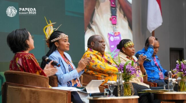 Anggota DPR Papua Tengah Stella Misiro saat hadir menjadi pembicara di PAPEDA Summit 2026. (Foto: Istimewa)