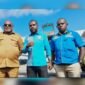 Ketua Apindo Dogiyai, Melkianus Tebai (tengah) berfoto bersama Gubernur Papua Tengah, Meki Nawipa dan Ketua KNPI Papua Tengah Yustinus Tebai. (Foto: Istimewa)