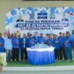 Momen foto bersama pada acara puncak HUT ke-25 Partai Demokrat di Papua Tengah. (Foto: Decky Mote)