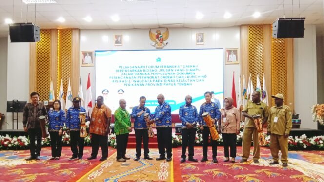 
Momen peluncuran Aplikasi Si Bapa Tengah. (Foto: Kristin Rejang/sasagupapua.com)