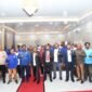 Suasana foto bersama usai pelantikan cabor Papua Tengah, Sabtu (26/9/2026). Foto: Humas Koni/David Iyai)
