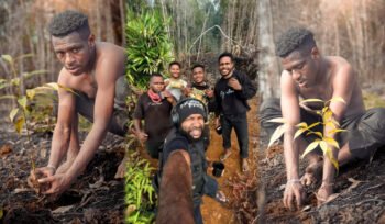 Kiri dan kanan - Seorang anggota Komunitas Papuans Photo, Jeff Tagi saat menanam pohon (Foto: Durry/papuansphoto-Papua Tengah) | Tengah : beberapa anggota PAPUANSPHhoto saat berfoto selfie bersama usai melakukan penanaman pohon di gunung Gamei, (foto: Istimewa)