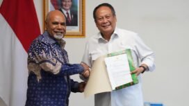 Wagub Papua Tengah, Deinas Geley saat bertemu dengan Kementerian Perhubungan. (Foto: Humas Pemprov Papua Tengah)