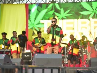 Theibers Band dari Lanny Jaya saat tampil di PRF XI. (Foto: Decky Mote/Panitia PRF)