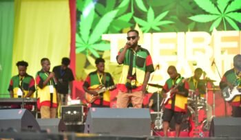 Theibers Band dari Lanny Jaya saat tampil di PRF XI. (Foto: Decky Mote/Panitia PRF)