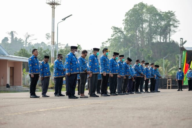 
Suasana Apel Gabungan di Lingkup Pemprov Papua Tengah. (Foto: Humas Pemprov Papua Tengah)