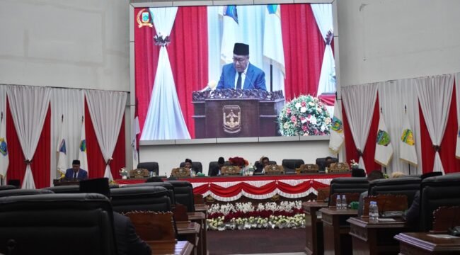 PJ. Sekda Papua Tengah, Silwanus Sumule saat membacakan sambutan Gubernur. (Foto: Kristin Rejang/Sasagupapua)