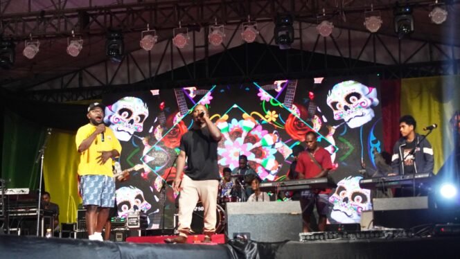 
Grup band asal Intan Jaya, Sunrise Band saat melakukan check sound. (Foto: Kristin Rejang/Sasagupapua)