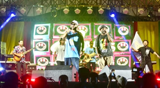 Sagoo Roots saat tampil di panggung PRF XI Nabire. (Foto: Decky Mote/Panitia PRF)