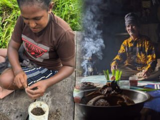 Foto: (kiri) Perempuan adat dari suku Sumuri sedang menjalani aktivitas sehari-hari untuk
mencari makan di sekitar hutan adat milik mereka, marga Simuna. (kanan) Soyong adalah ritual berkomunikasi dengan para leluhur dan alam semesta
dengan izin-Nya.