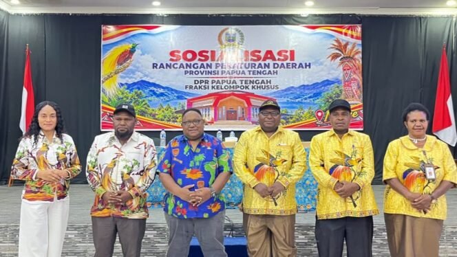 
Fraksi Poksus DPR Papua Tengah Sosialisasi Tiga Raperda, Perdasus OAP Jadi Sorotan Utama