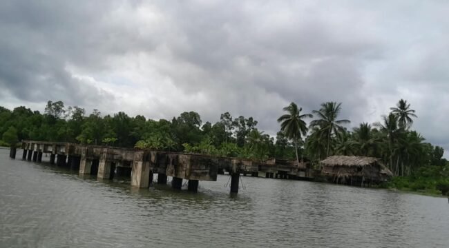 Dermaga di Distrik Jita. 